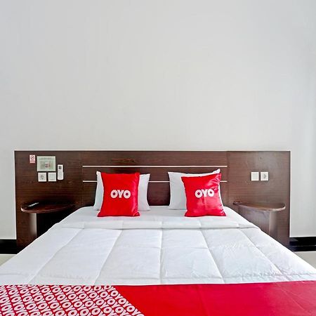 Oyo 90859 Cahaya Guest House Pesanggaran ภายนอก รูปภาพ