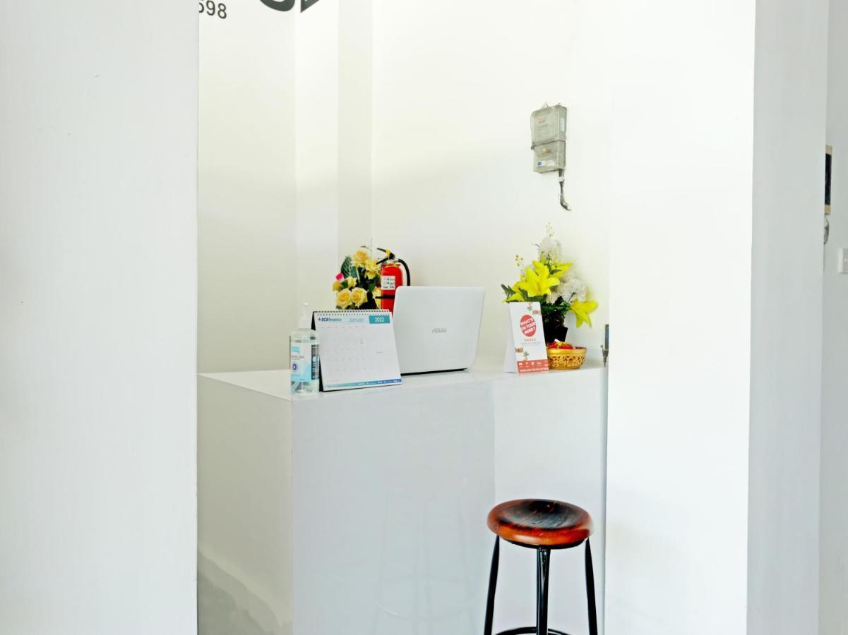 Oyo 90859 Cahaya Guest House Pesanggaran ภายนอก รูปภาพ