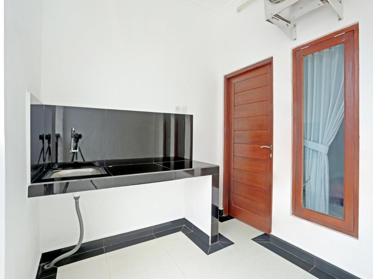 Oyo 90859 Cahaya Guest House Pesanggaran ภายนอก รูปภาพ