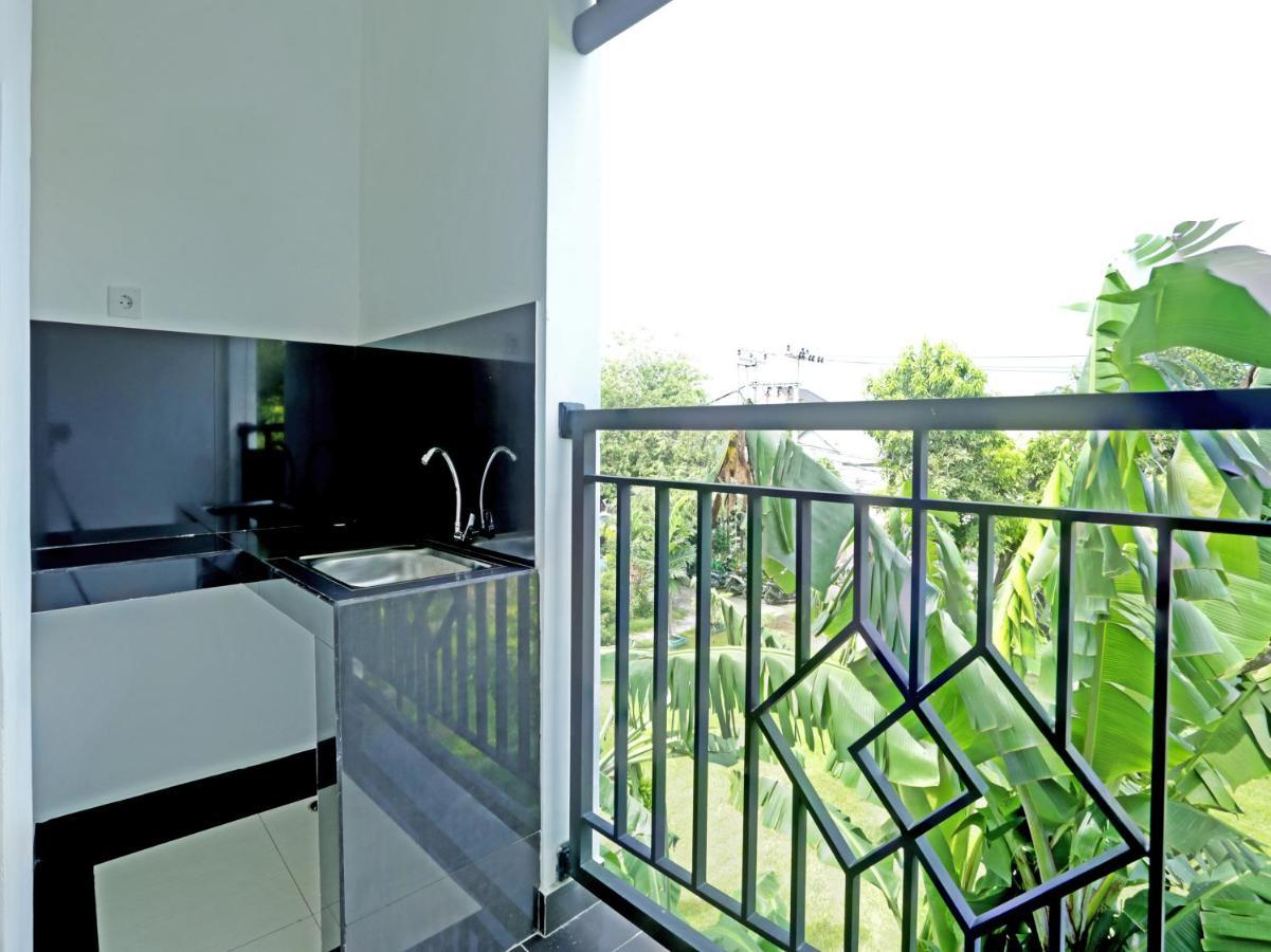 Oyo 90859 Cahaya Guest House Pesanggaran ภายนอก รูปภาพ
