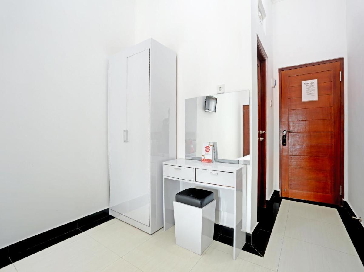 Oyo 90859 Cahaya Guest House Pesanggaran ภายนอก รูปภาพ